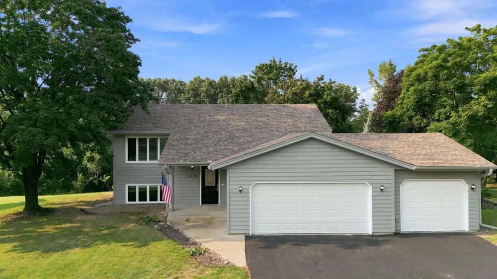 1213 W 158th Street Burnsville, MN 55306