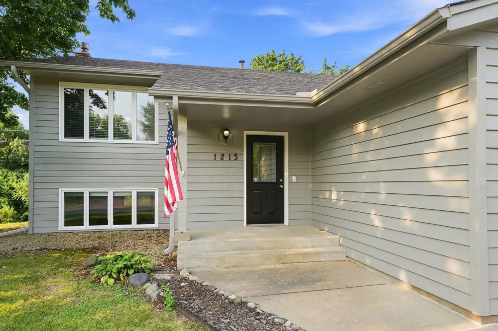 1213 W 158th Street Burnsville, MN 55306