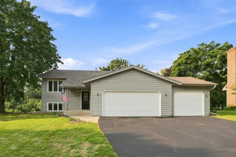 1213 W 158th Street