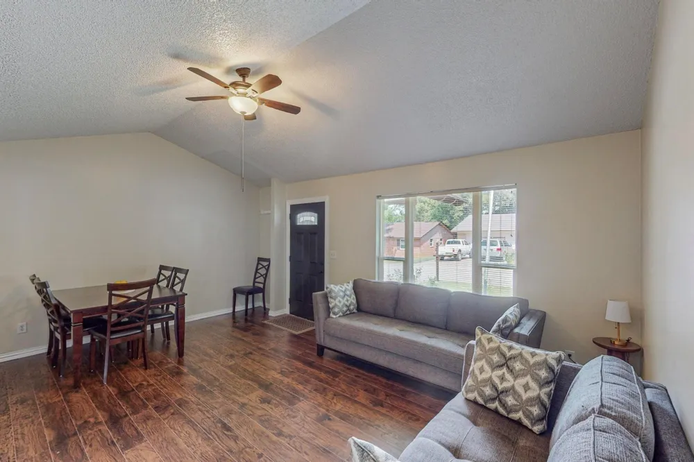 204 Pine Street Keene, TX 76059