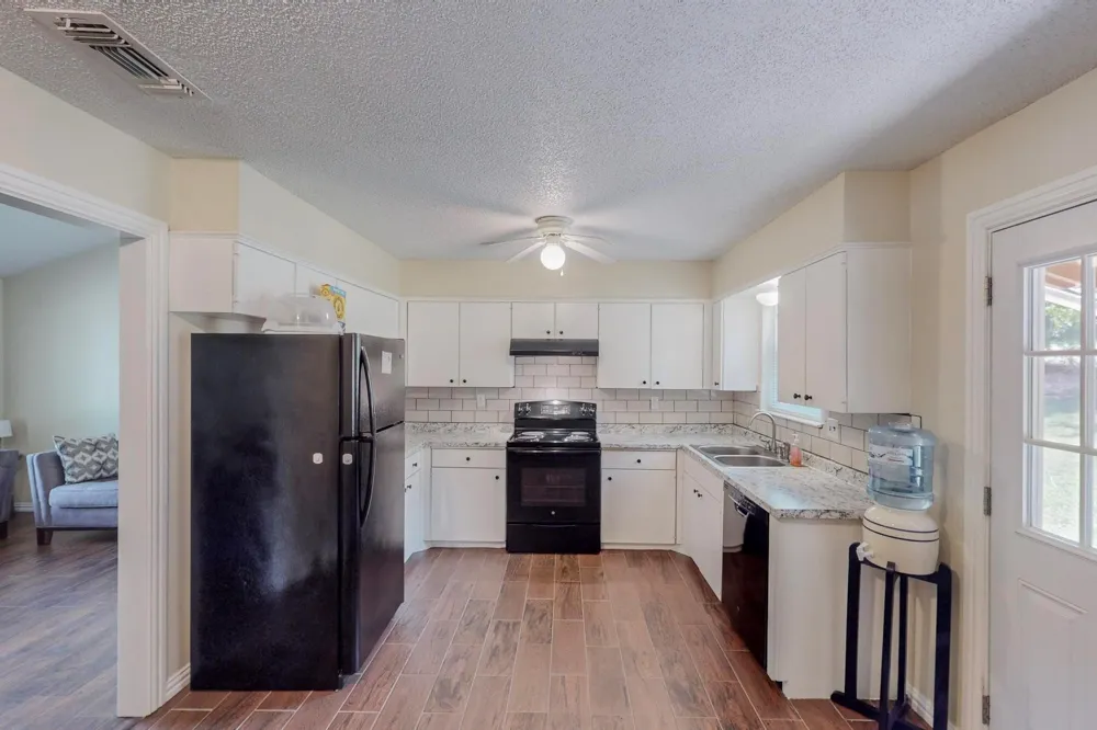 204 Pine Street Keene, TX 76059