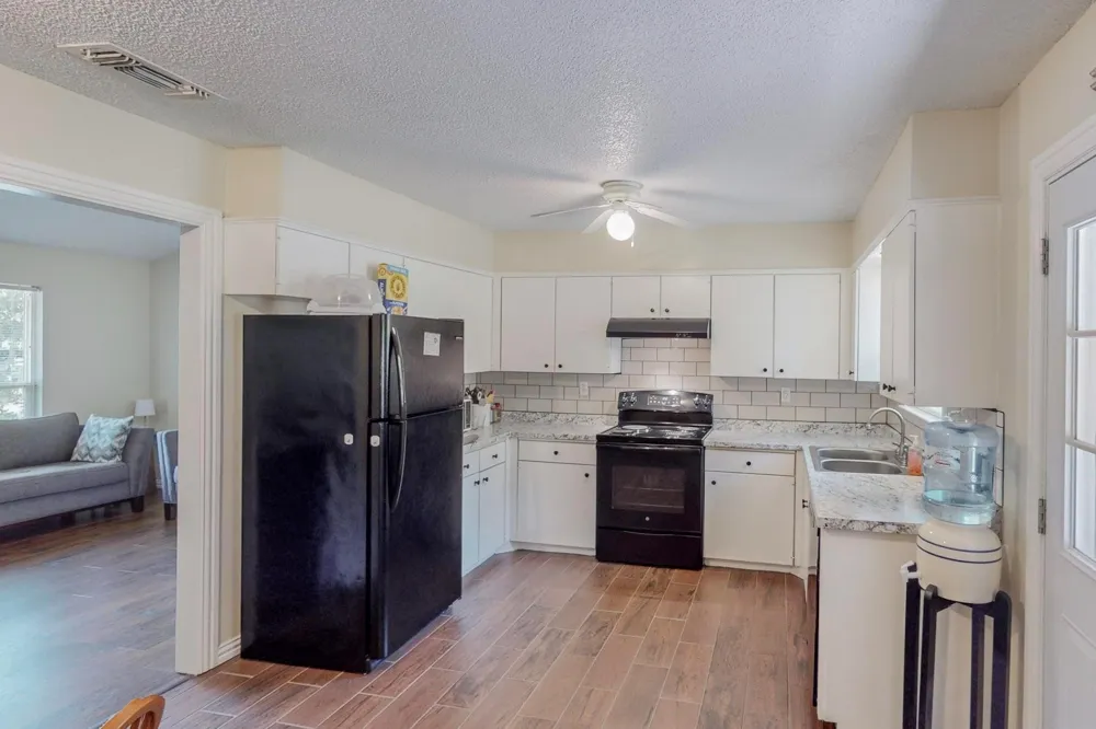 204 Pine Street Keene, TX 76059
