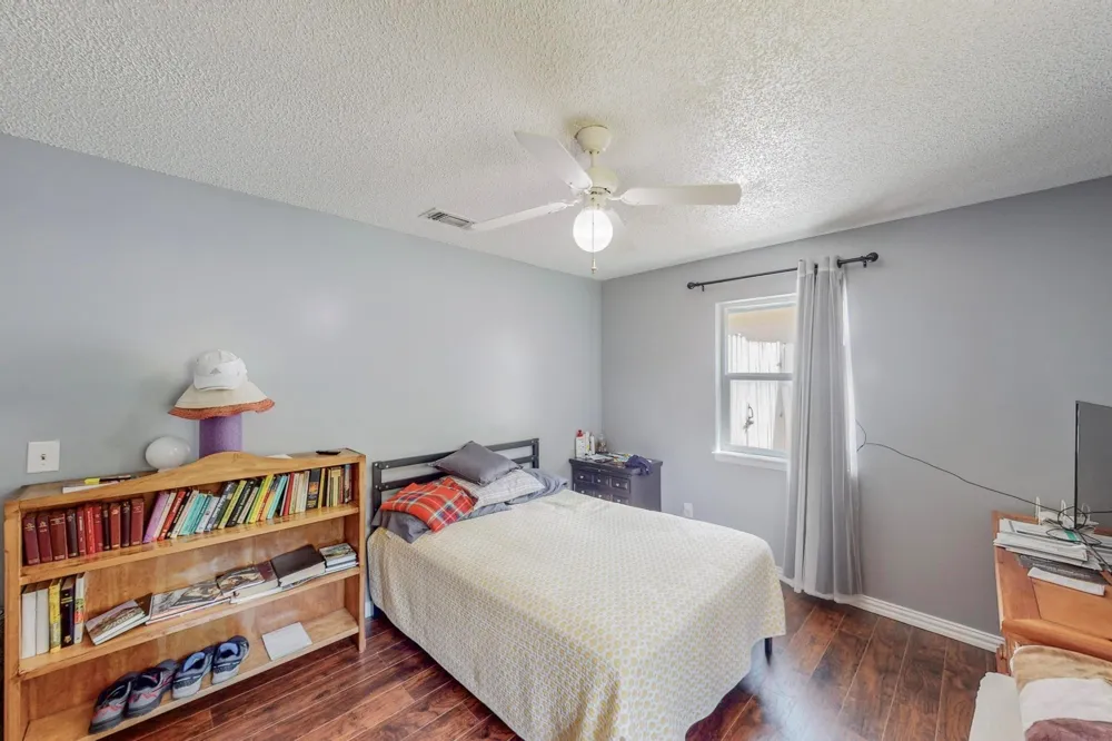 204 Pine Street Keene, TX 76059
