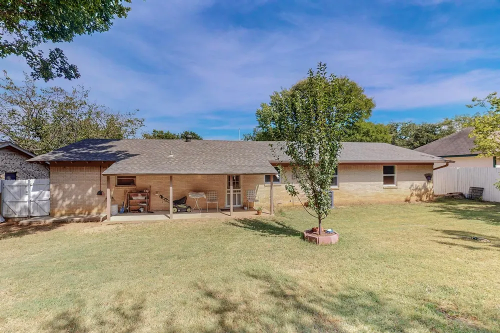 204 Pine Street Keene, TX 76059
