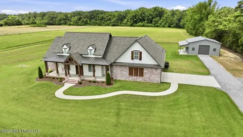 901 Sharon Road