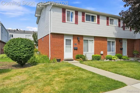 27766 Eastwick Sq