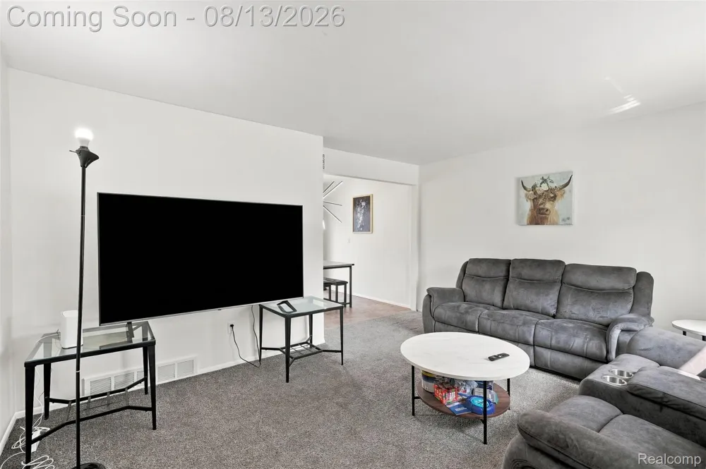 27766 Eastwick Sq Roseville City, MI 48066