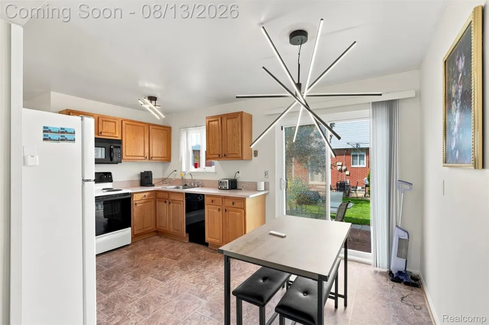 27766 Eastwick Sq Roseville City, MI 48066