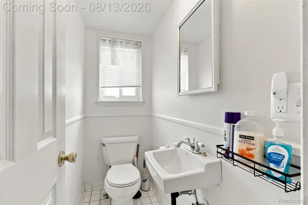 27766 Eastwick Sq Roseville City, MI 48066