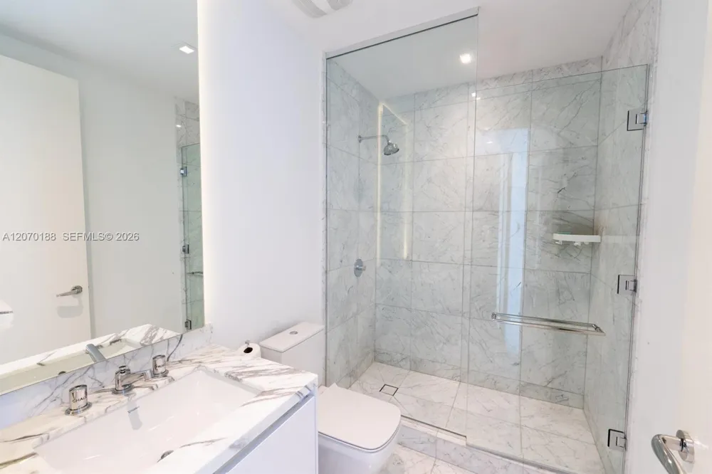 16901 Collins Ave #4201 Sunny Isles Beach, FL 33160