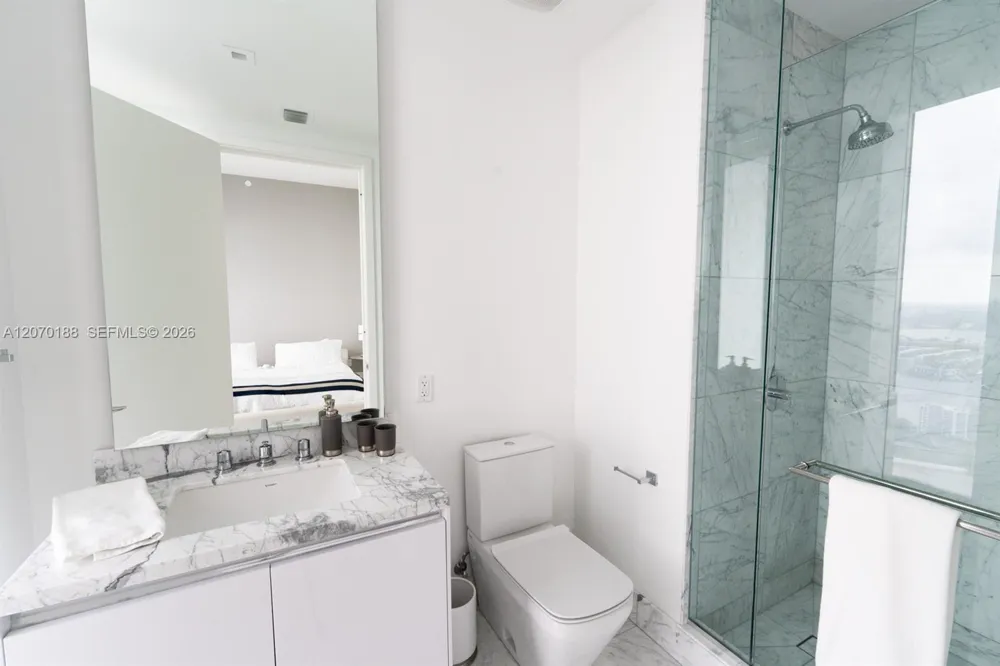 16901 Collins Ave #4201 Sunny Isles Beach, FL 33160