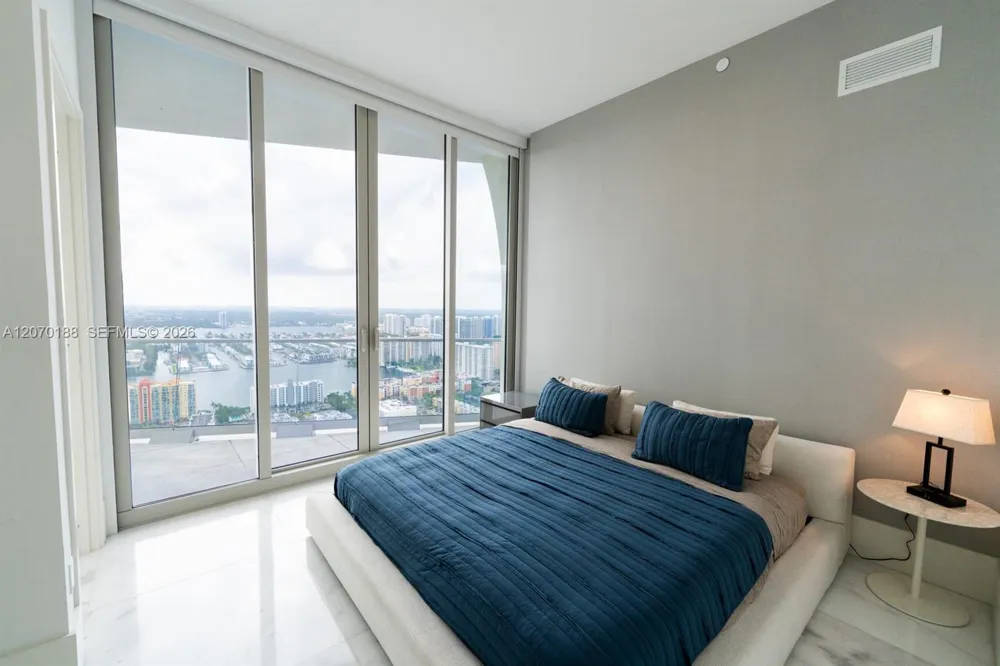 16901 Collins Ave #4201 Sunny Isles Beach, FL 33160