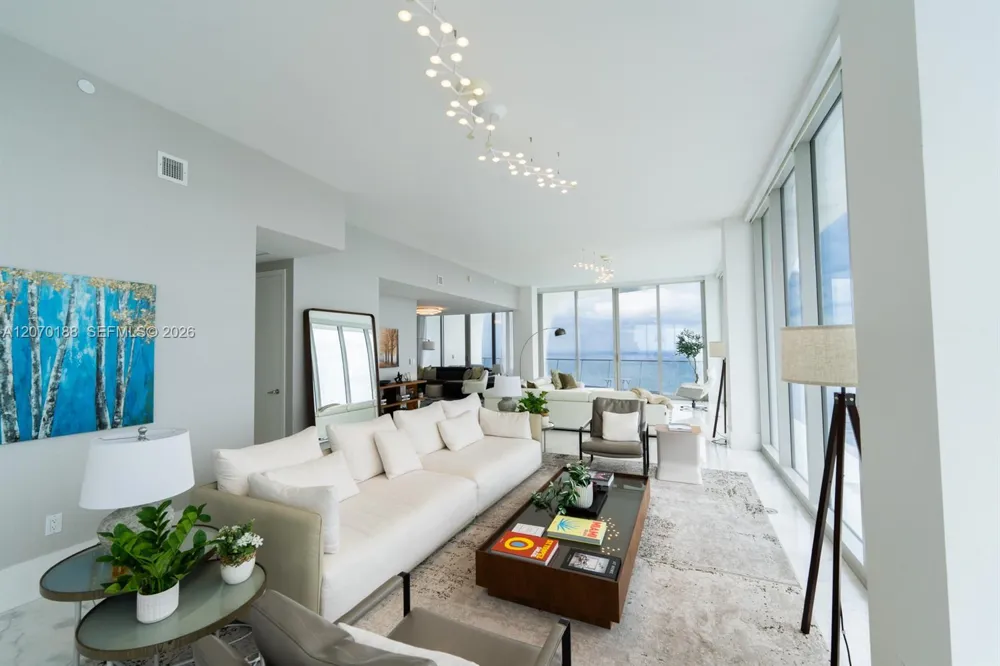 16901 Collins Ave #4201 Sunny Isles Beach, FL 33160