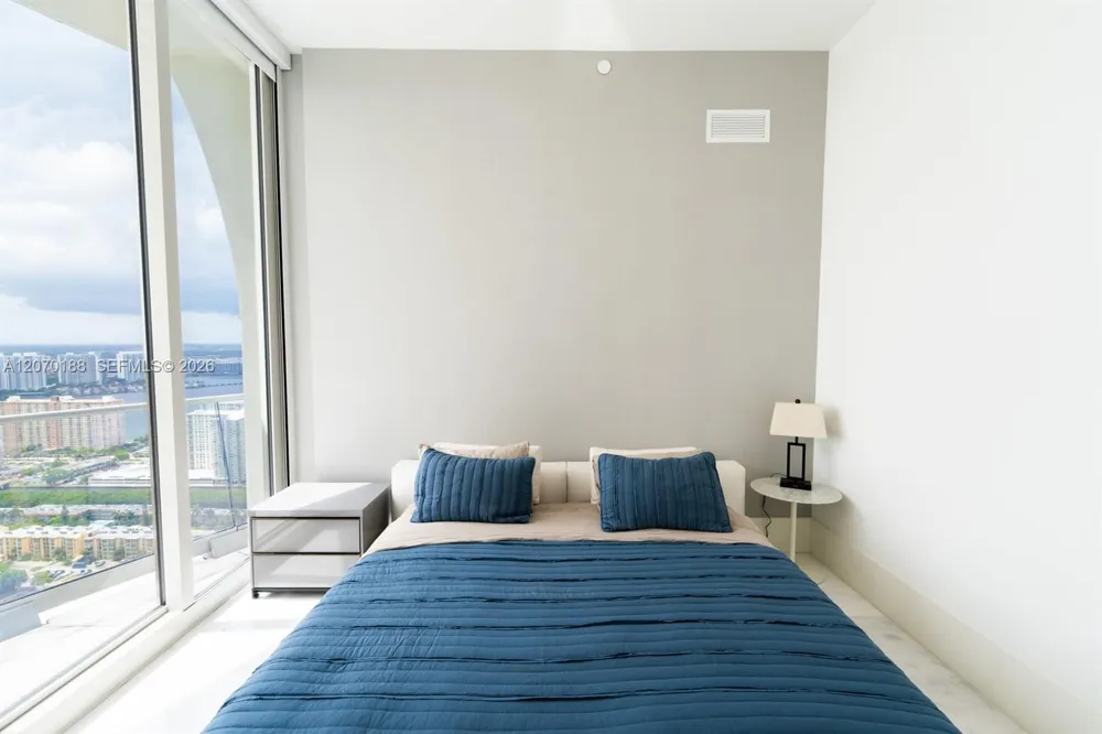 16901 Collins Ave #4201 Sunny Isles Beach, FL 33160