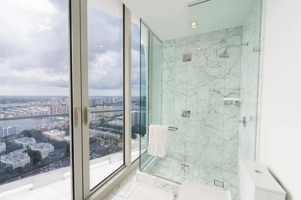 16901 Collins Ave #4201 Sunny Isles Beach, FL 33160