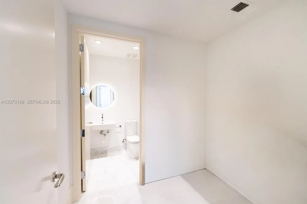 16901 Collins Ave #4201 Sunny Isles Beach, FL 33160