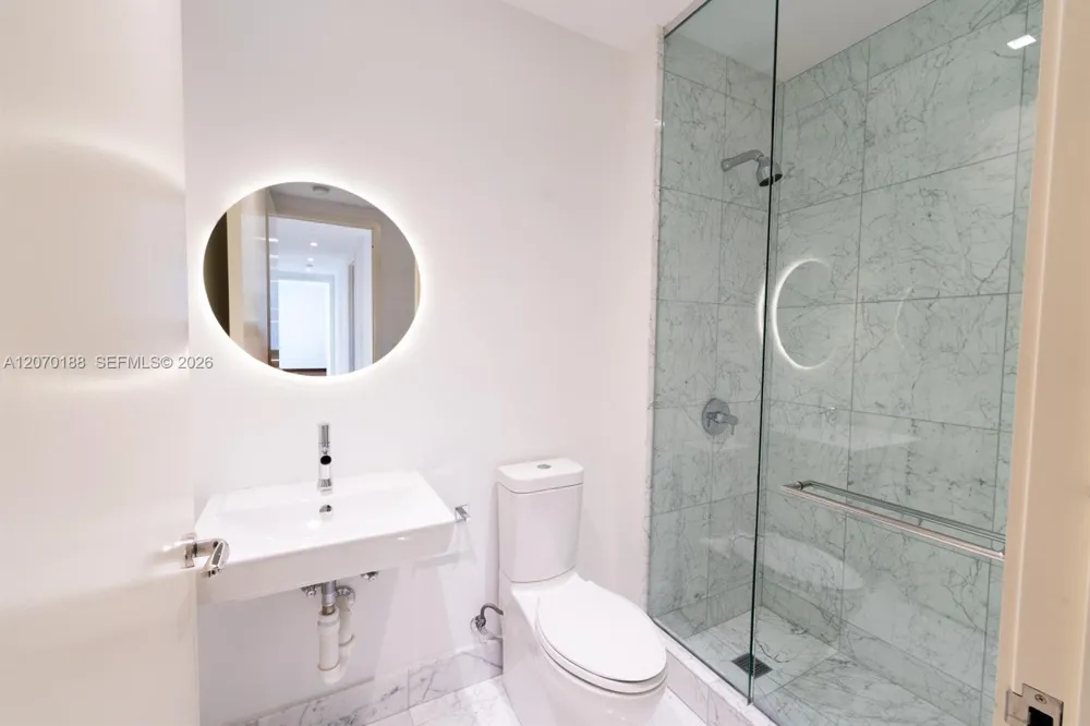 16901 Collins Ave #4201 Sunny Isles Beach, FL 33160