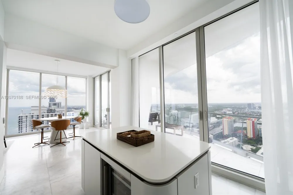 16901 Collins Ave #4201 Sunny Isles Beach, FL 33160