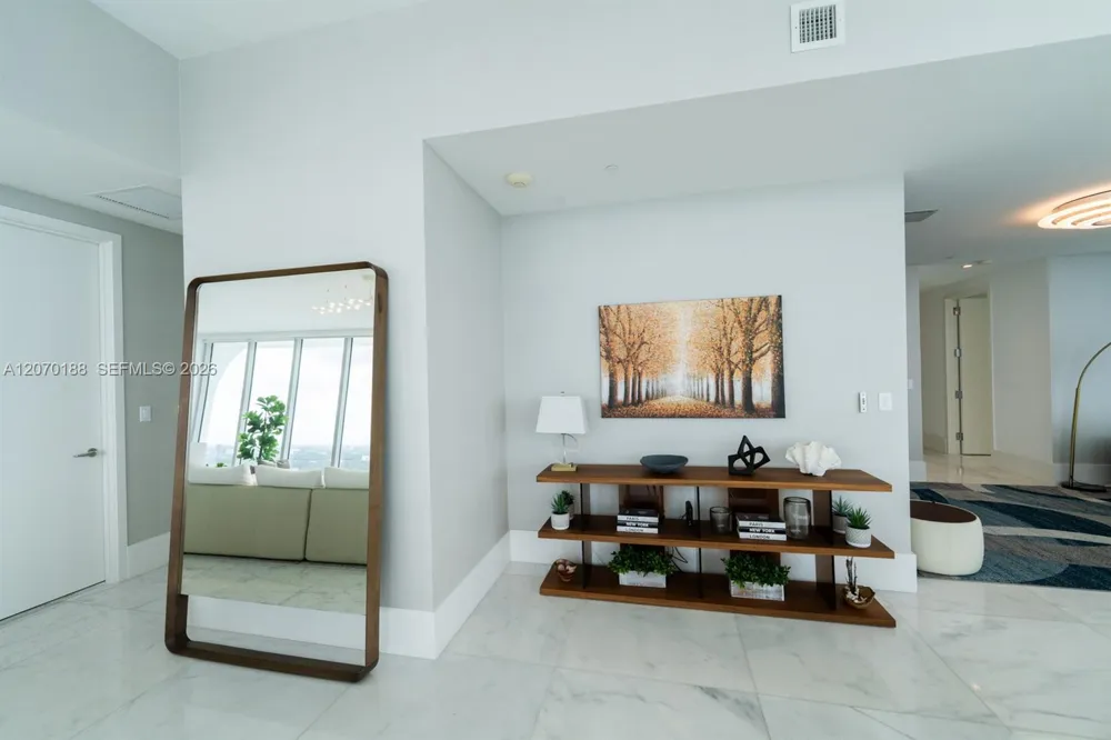 16901 Collins Ave #4201 Sunny Isles Beach, FL 33160