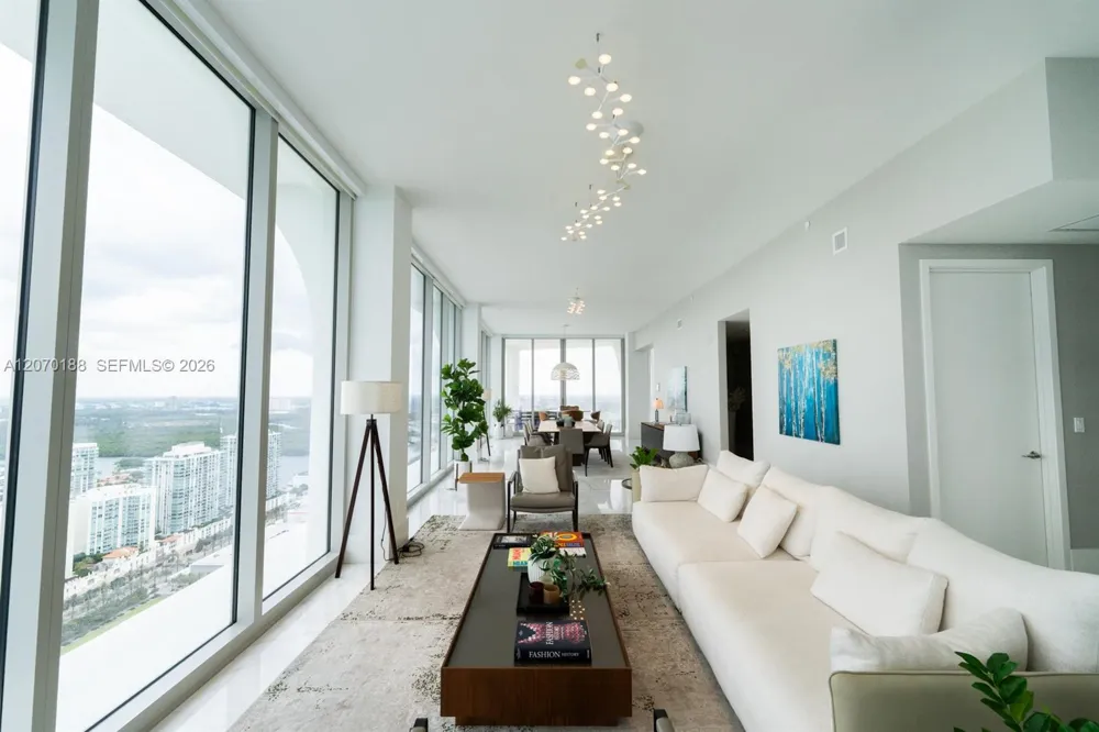 16901 Collins Ave #4201 Sunny Isles Beach, FL 33160