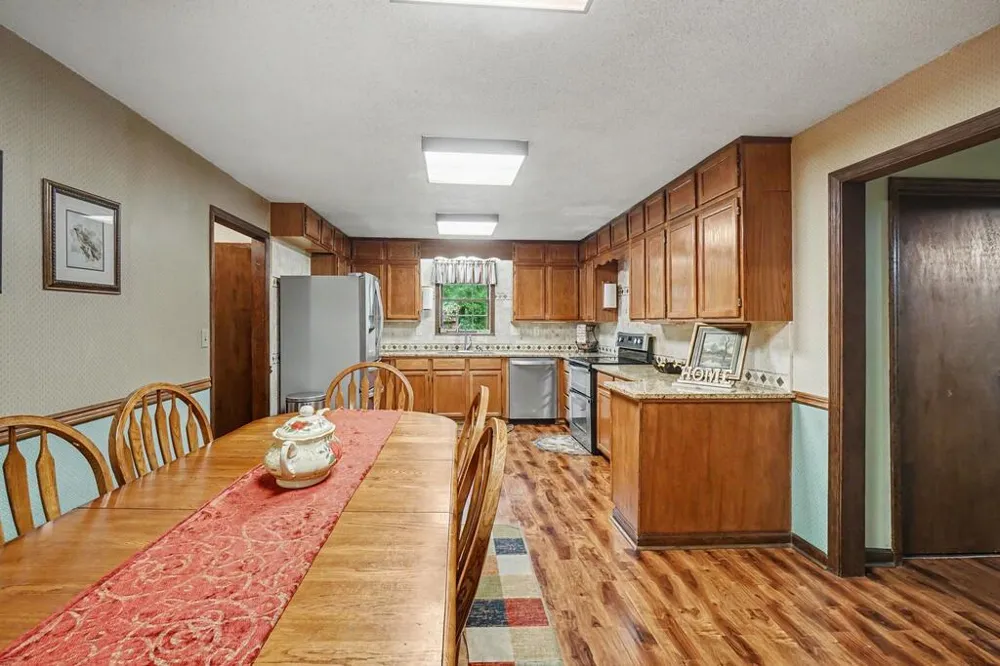 25 Woodall Rd Se White, GA 30184