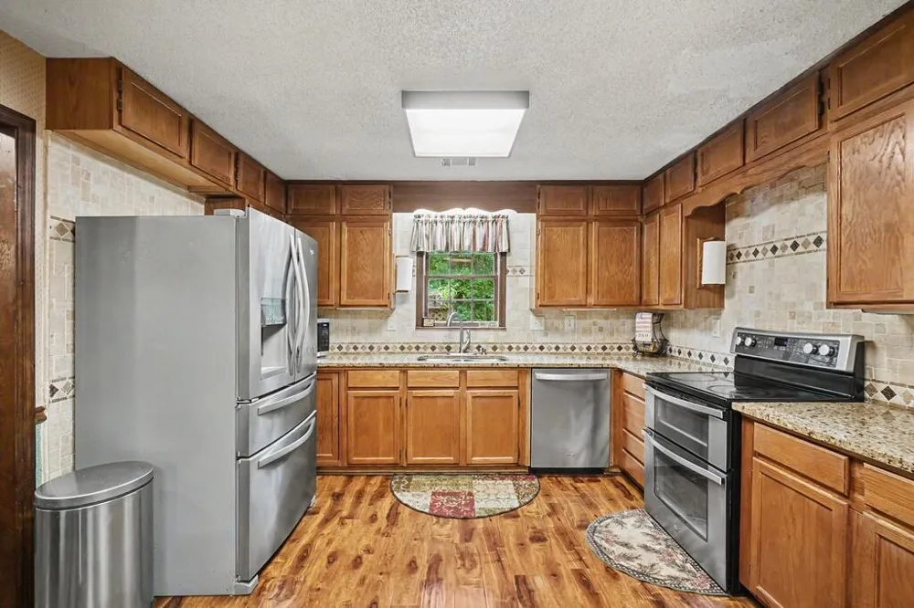 25 Woodall Rd Se White, GA 30184