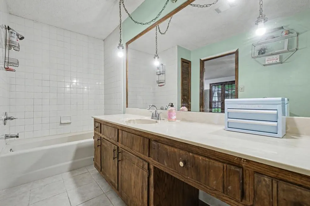 25 Woodall Rd Se White, GA 30184