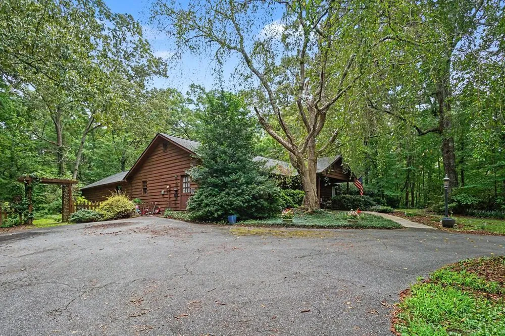 25 Woodall Rd Se White, GA 30184