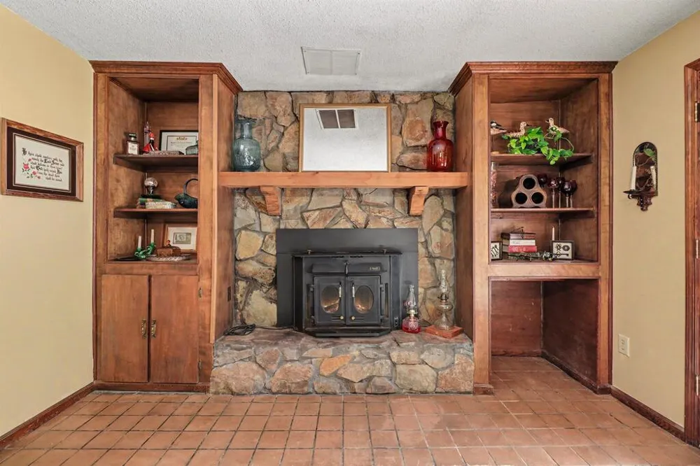 25 Woodall Rd Se White, GA 30184