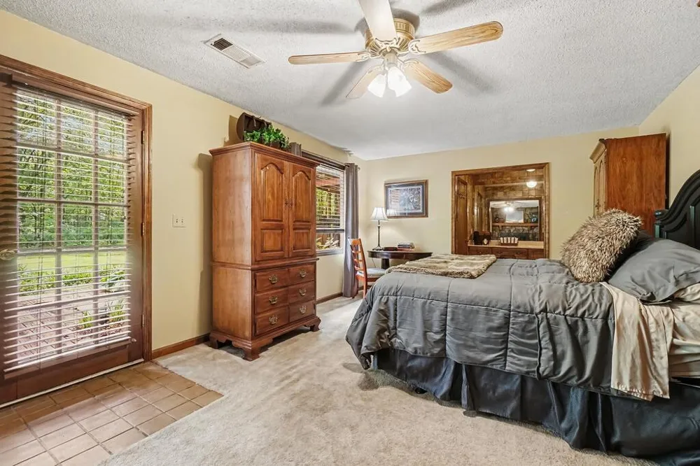 25 Woodall Rd Se White, GA 30184