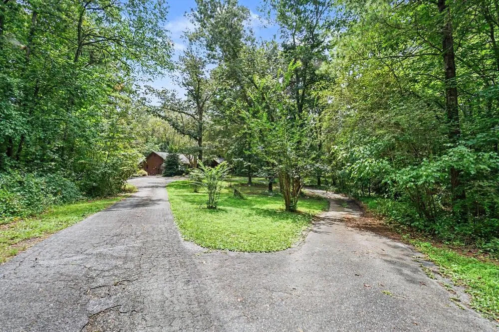25 Woodall Rd Se White, GA 30184