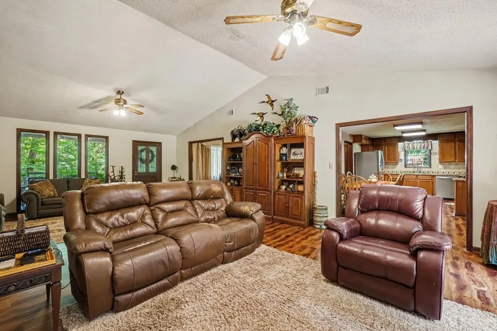 25 Woodall Rd Se White, GA 30184