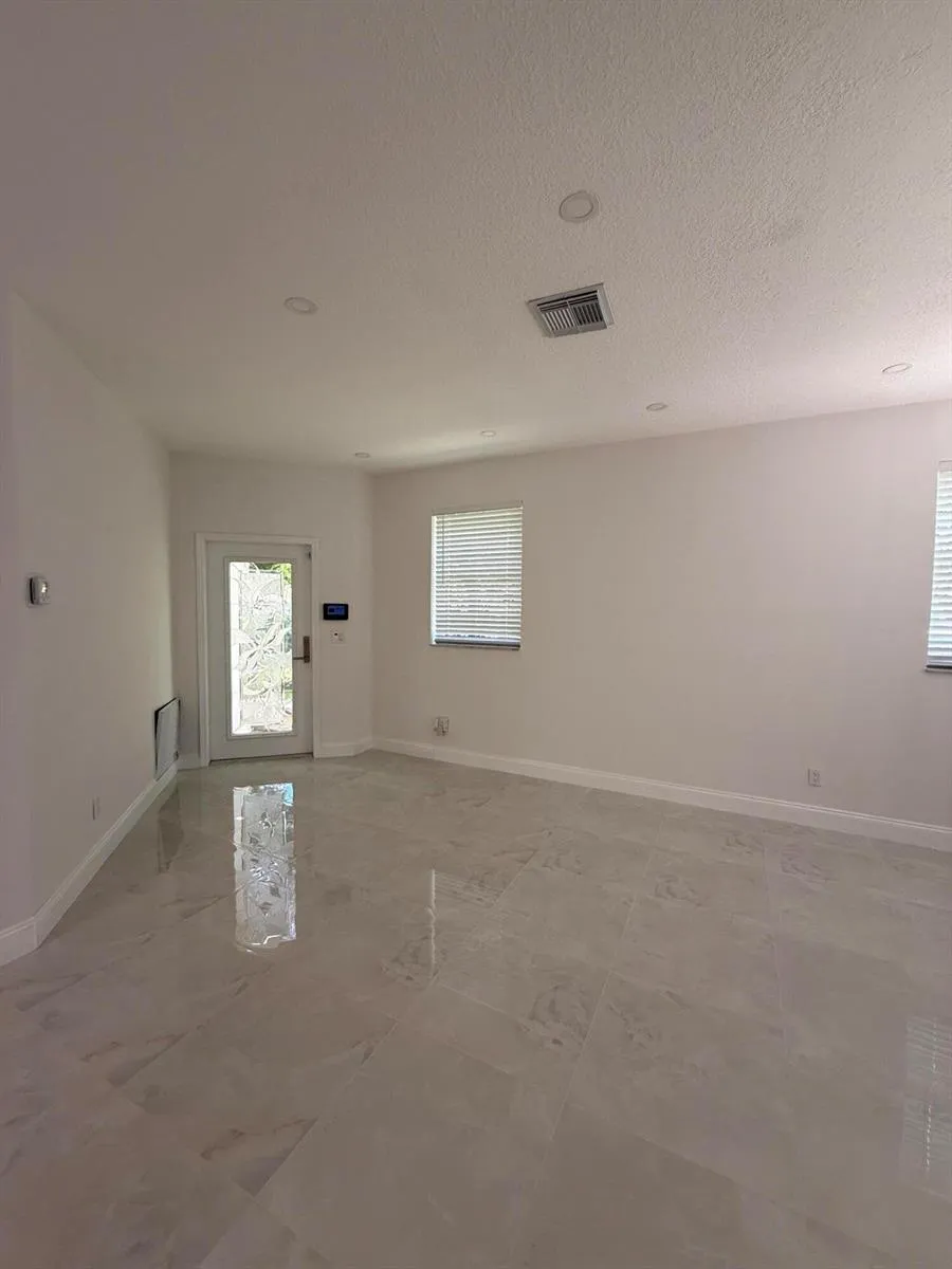 218 NW 75th Terrace Plantation, FL 33317