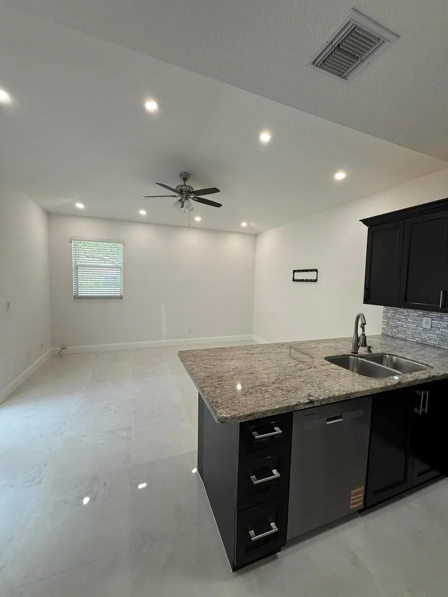 218 NW 75th Terrace Plantation, FL 33317