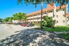 8081 Sunrise Lakes Dr #110