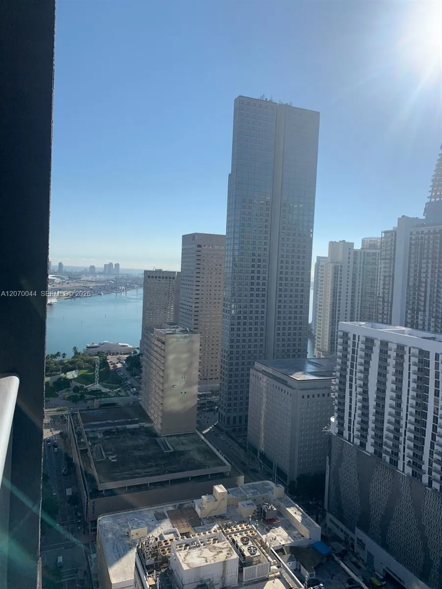 151 SE 1st St #3509 Miami, FL 33131