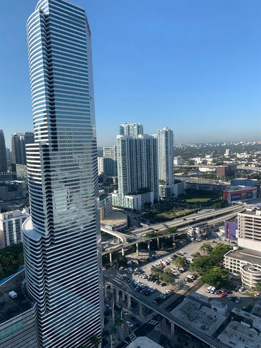 151 SE 1st St #3509 Miami, FL 33131