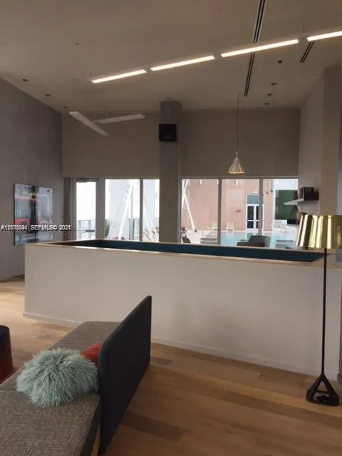 151 SE 1st St #3509 Miami, FL 33131
