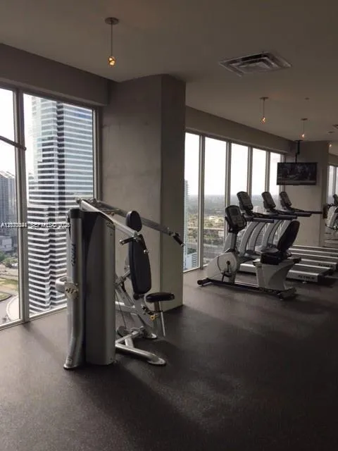 151 SE 1st St #3509 Miami, FL 33131