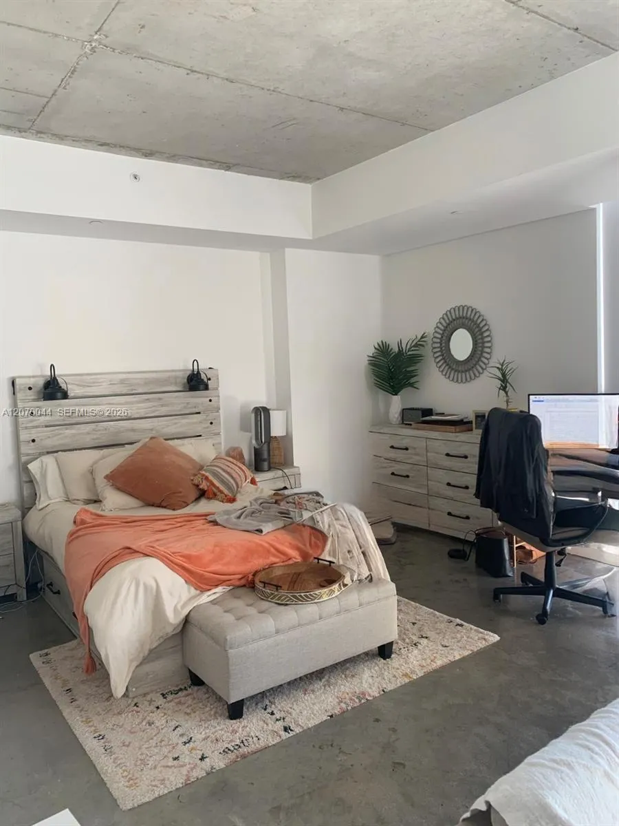 151 SE 1st St #3509 Miami, FL 33131