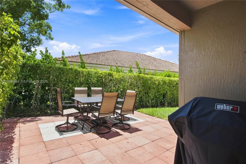 1625 Orion Ln Weston, FL 33327