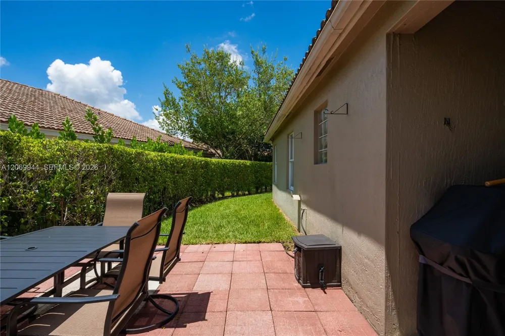 1625 Orion Ln Weston, FL 33327