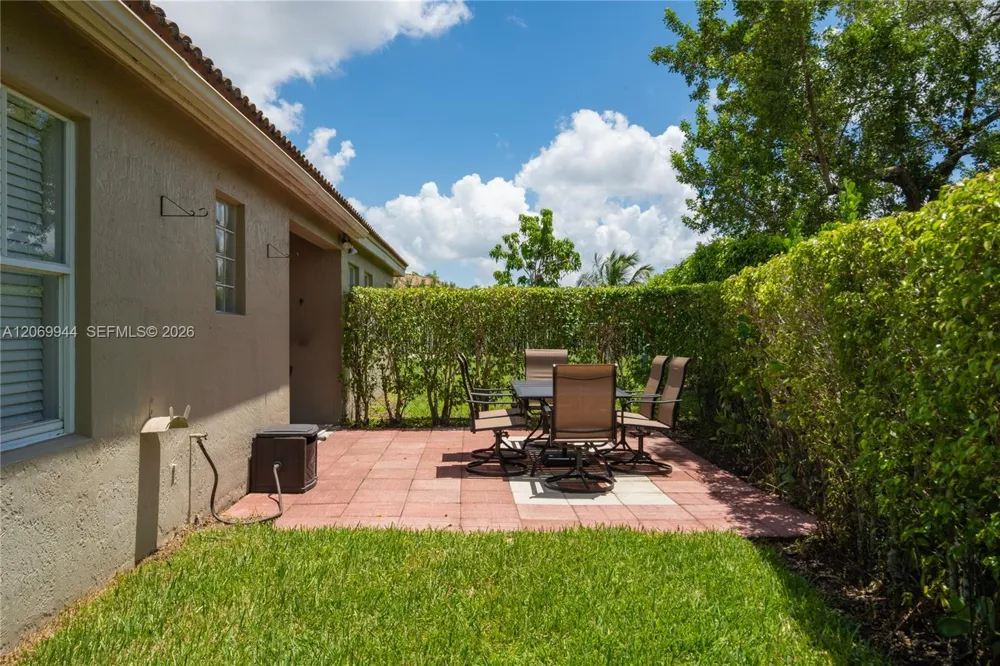 1625 Orion Ln Weston, FL 33327