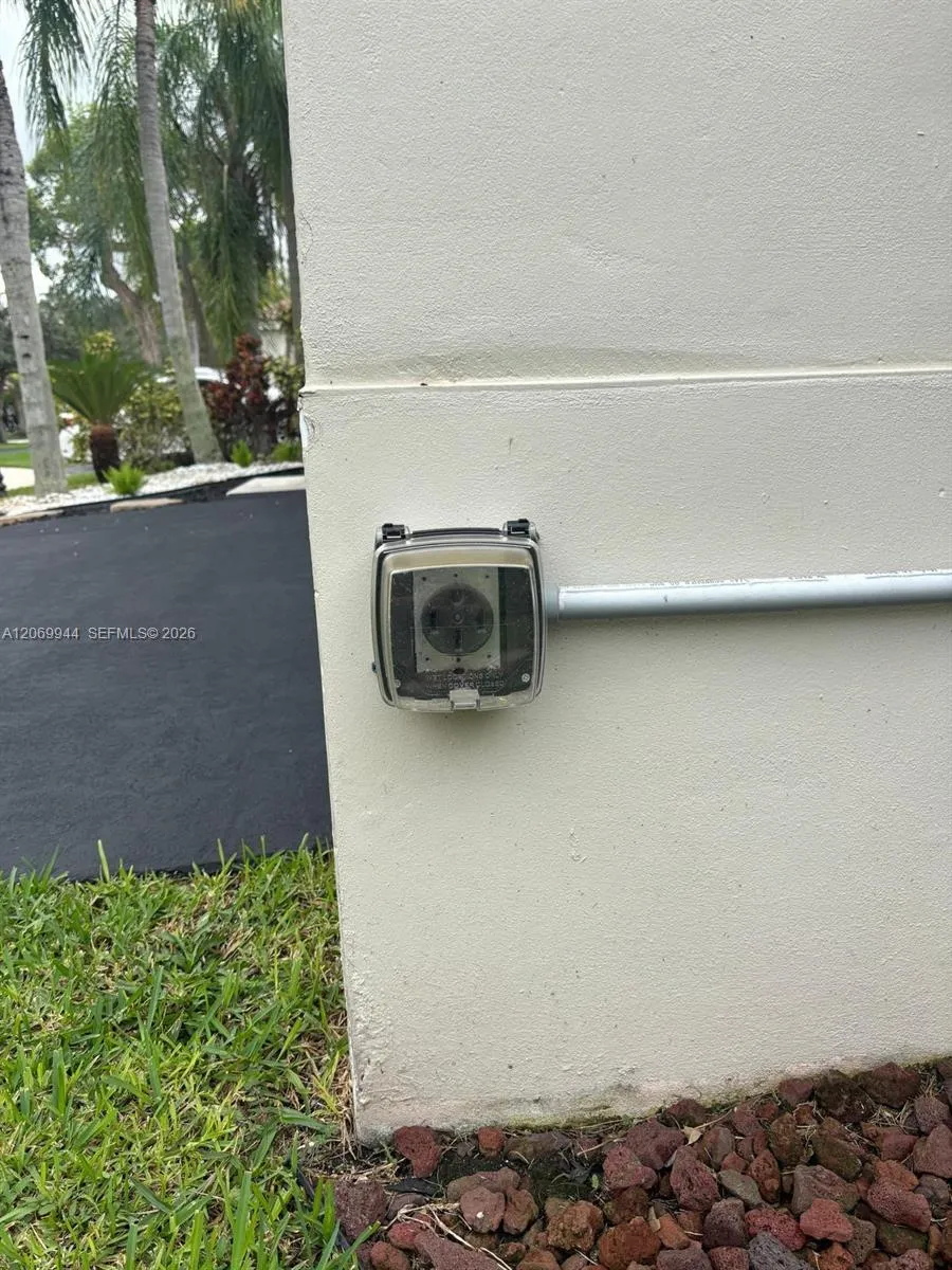 1625 Orion Ln Weston, FL 33327