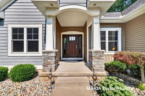 7827 Queenie Court