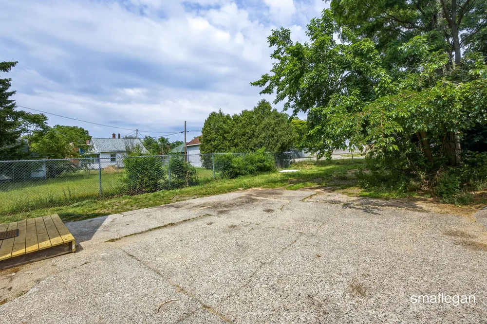 1316 Sanford Street Muskegon City, MI 49441