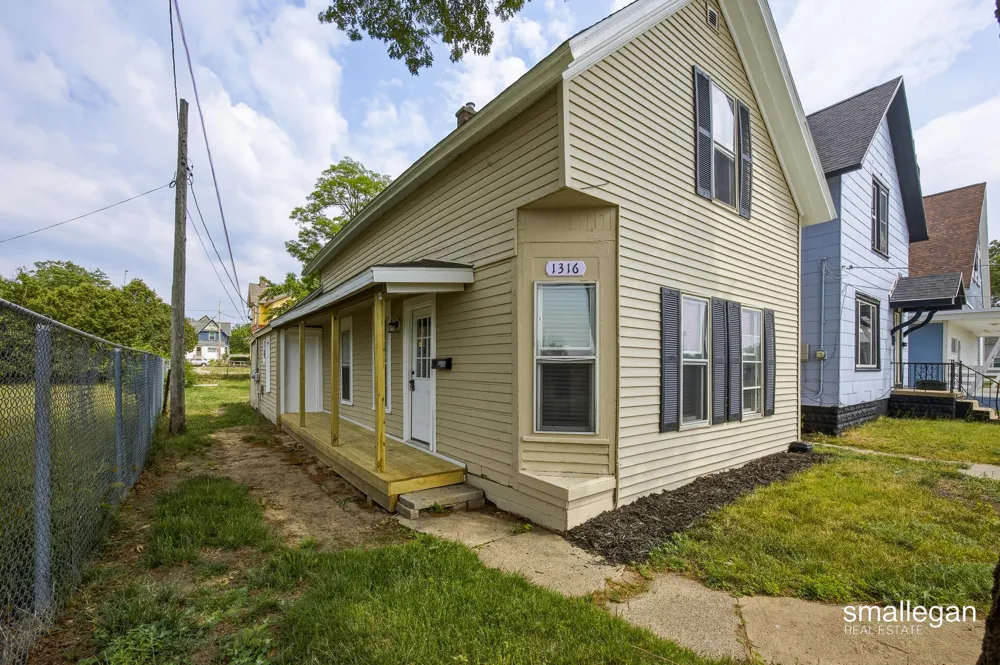 1316 Sanford Street Muskegon City, MI 49441