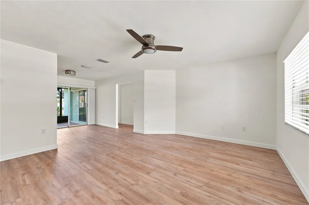 2855 DUEBY STREET Sarasota, FL 34231
