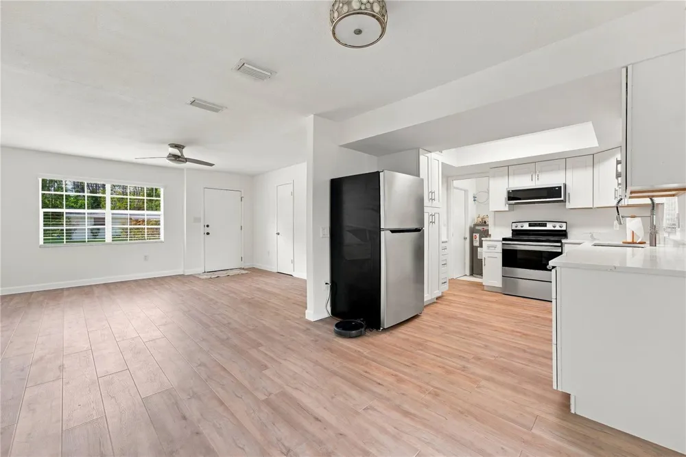 2855 DUEBY STREET Sarasota, FL 34231