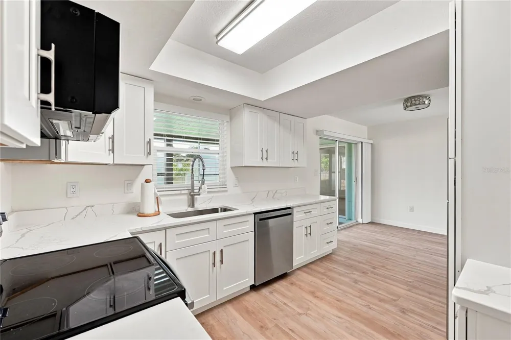 2855 DUEBY STREET Sarasota, FL 34231